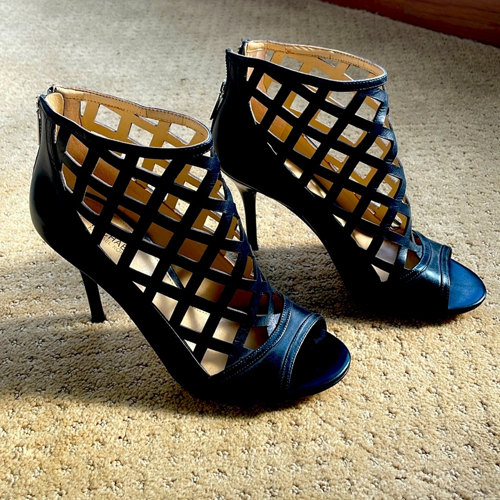 Michael Kors black leather heel